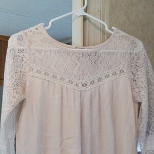 Flowy lace sleeve dress